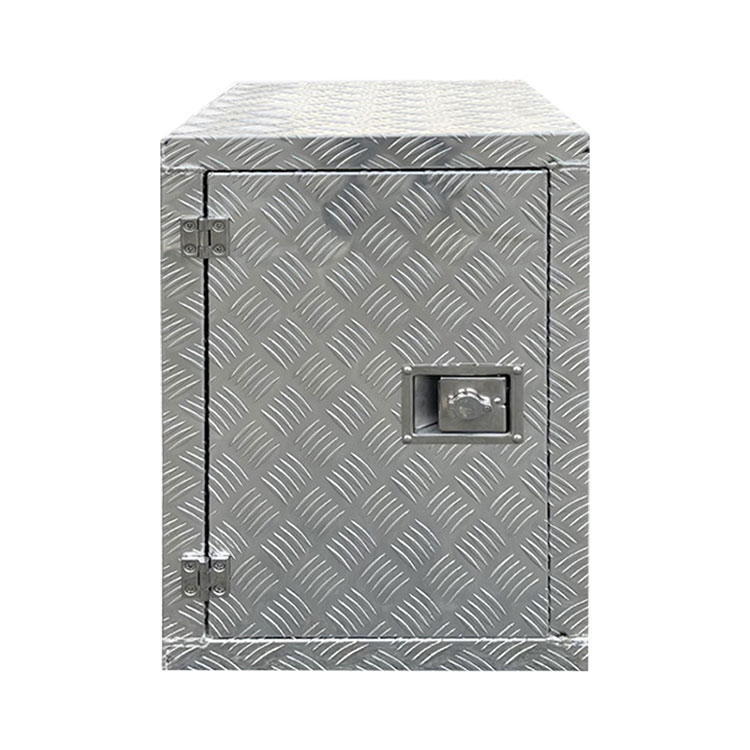 Caja de acero con placa de diamante