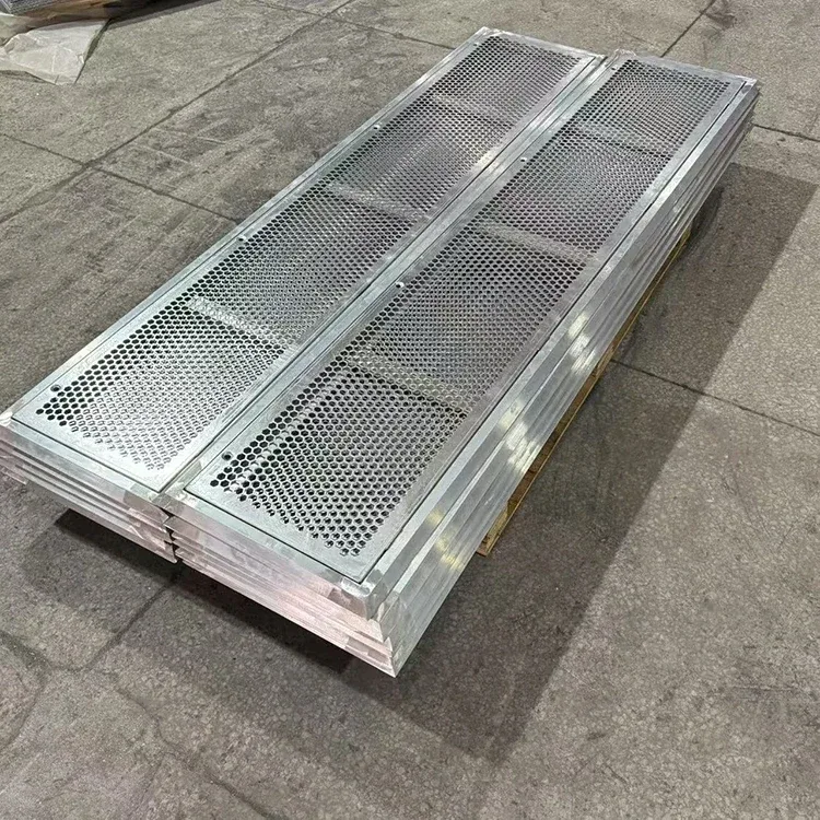 Panel de marco de metal perforado
